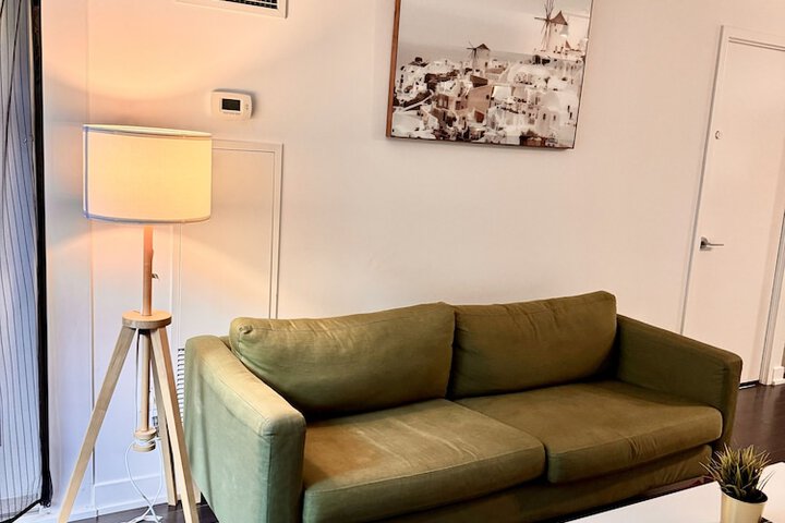 Room 17 of 37