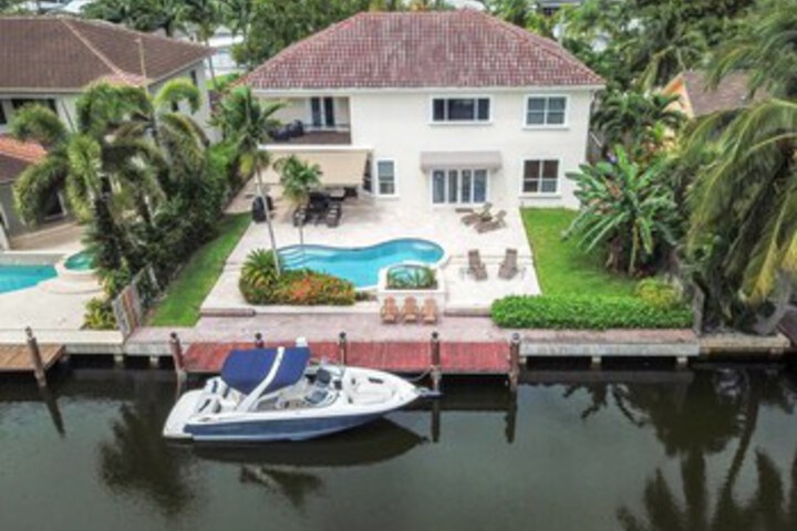 Image of Gorgeous 5 Bedroom Home W Heated Pool Canal Front