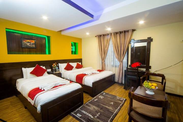 Room 2 of 10