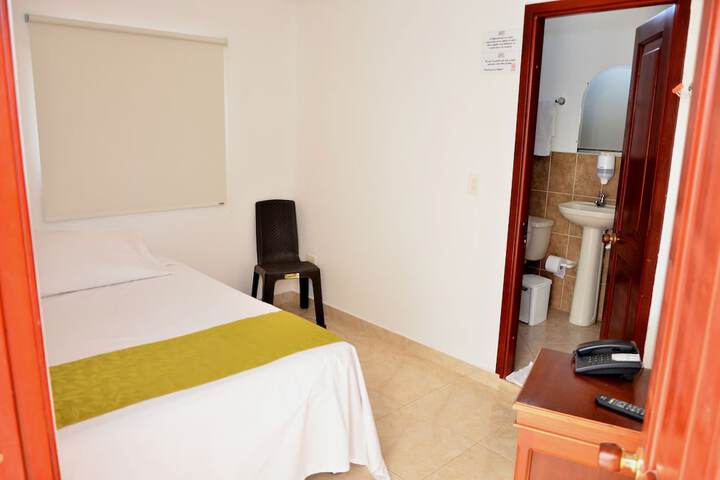 Room 21 of 40