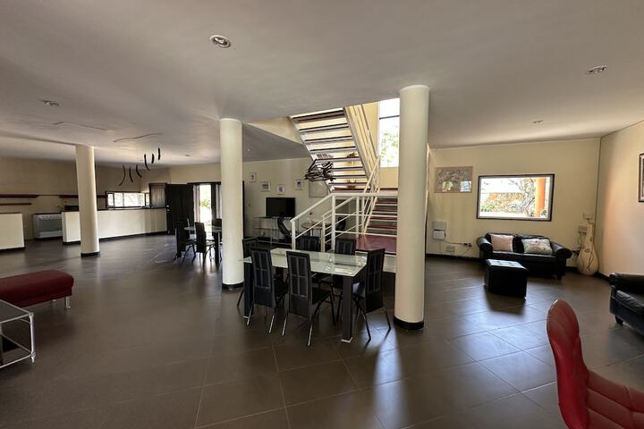 Room 2 of 7