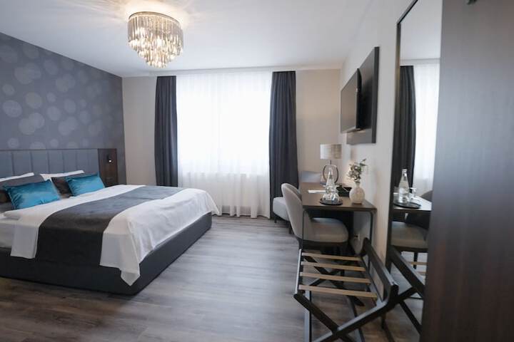 Room 13 of 24