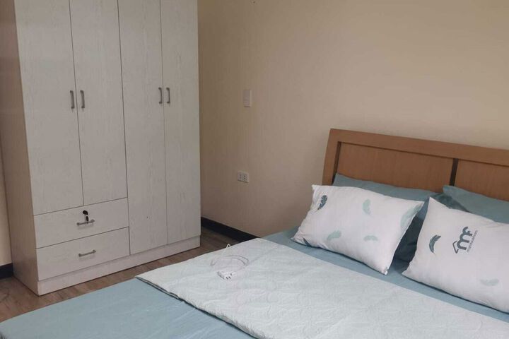 Room 5 of 7