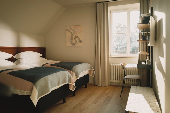 Room 5 of 36