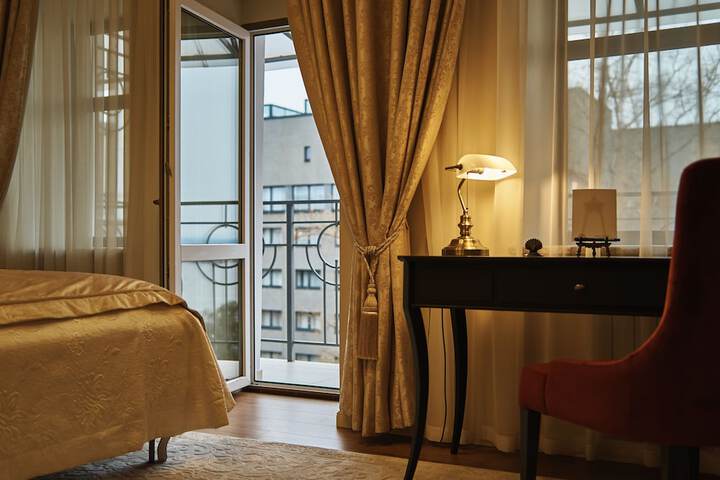 Room 21 of 46