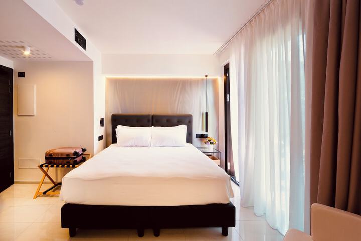 Room 14 of 97