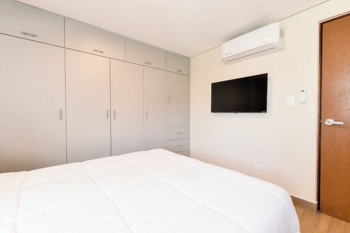 Room 35 of 169