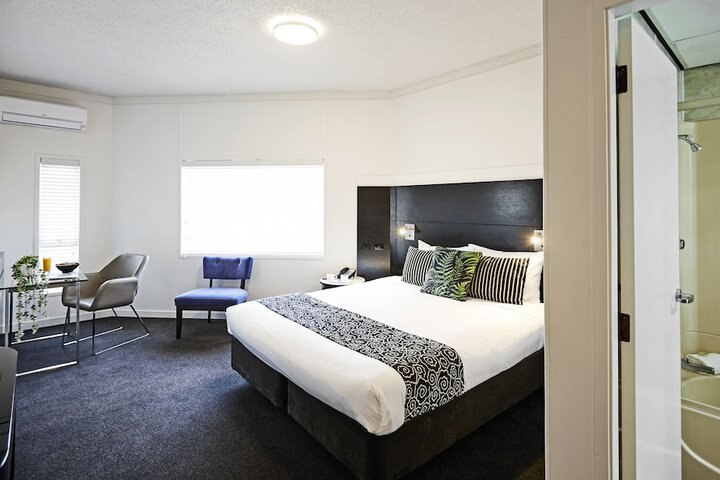Room 15 of 81