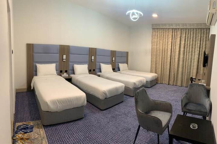Room 3 of 10