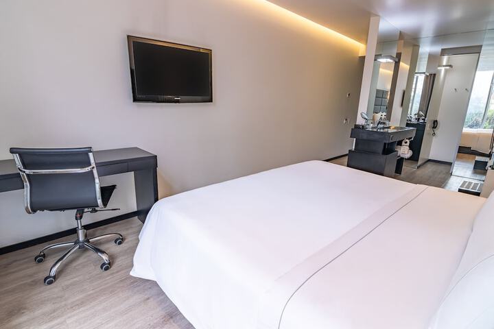 Room 14 of 84