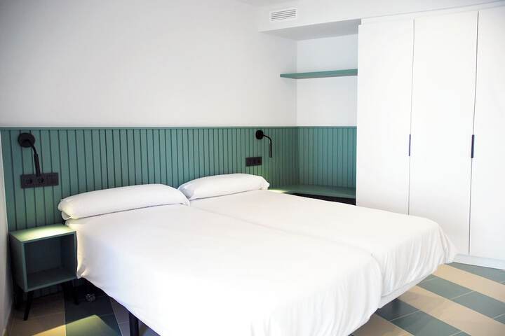 Room 3 of 20