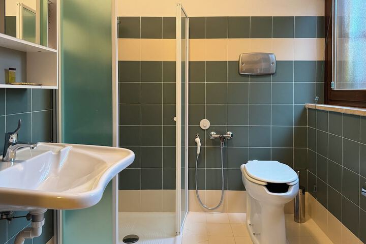 Room 15 of 24