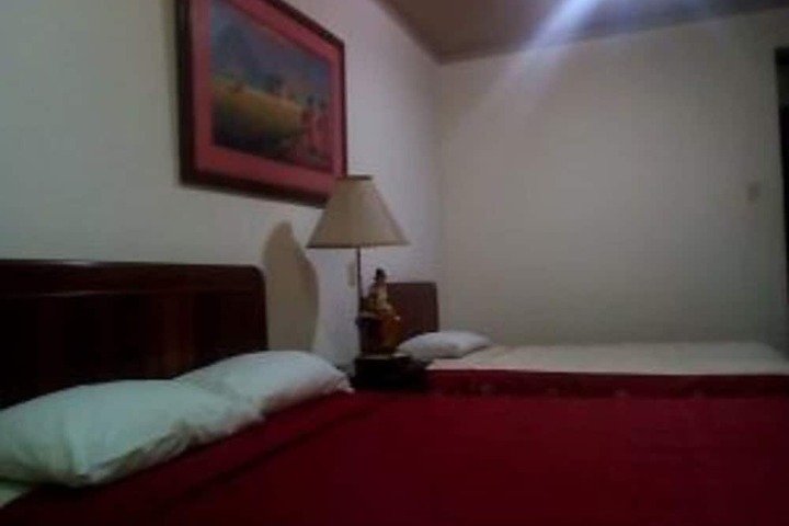 Room 4 of 11