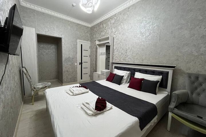 Room 6 of 23