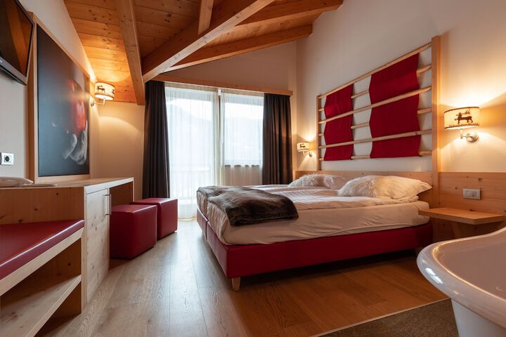 Room 5 of 38