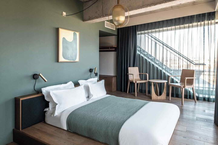 Room 44 of 96