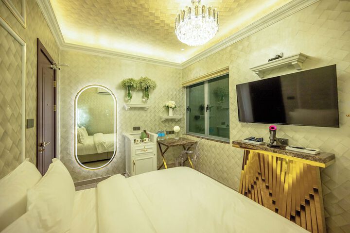 Room 34 of 285