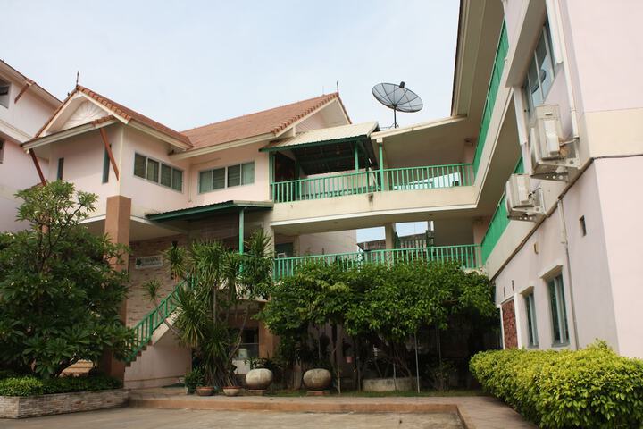 Hotel 66 of 68