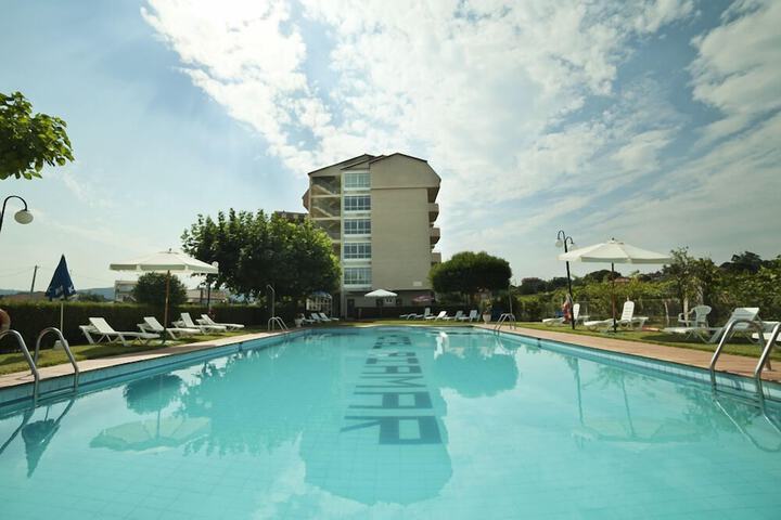 Hotel Pool