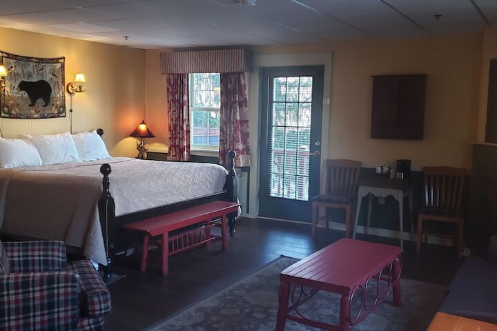 Room 32 of 259
