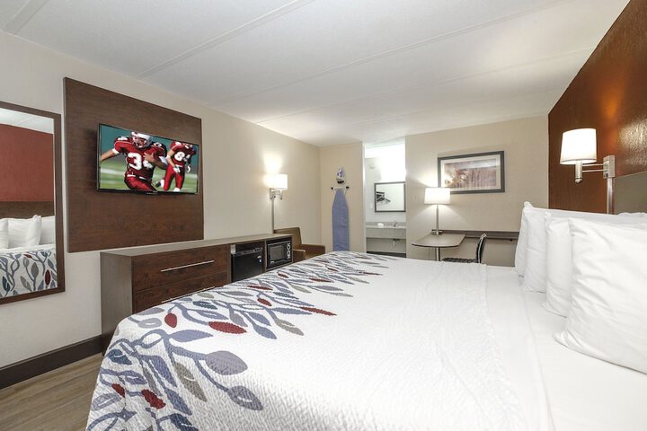 Superior King Bed (10 of 13)