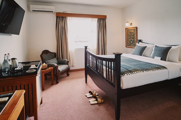Room 12 of 73