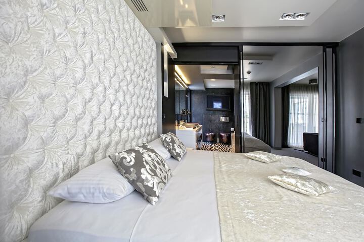 Room 6 of 86