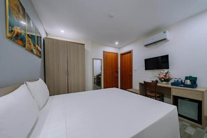 Room 2 of 26