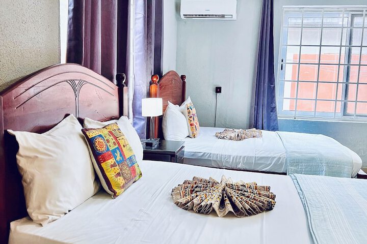 Room 15 of 114