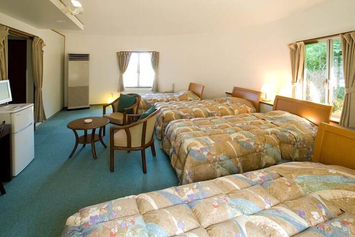 Room 12 of 49