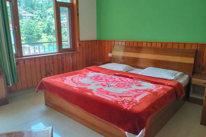 Room 4 of 23