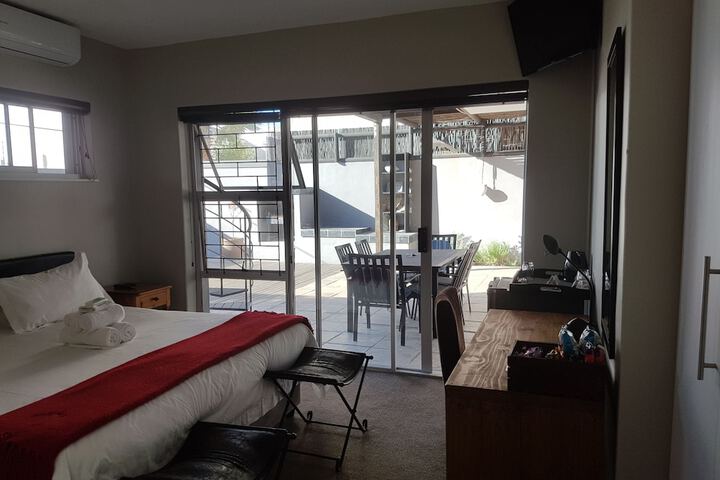 Room 14 of 77
