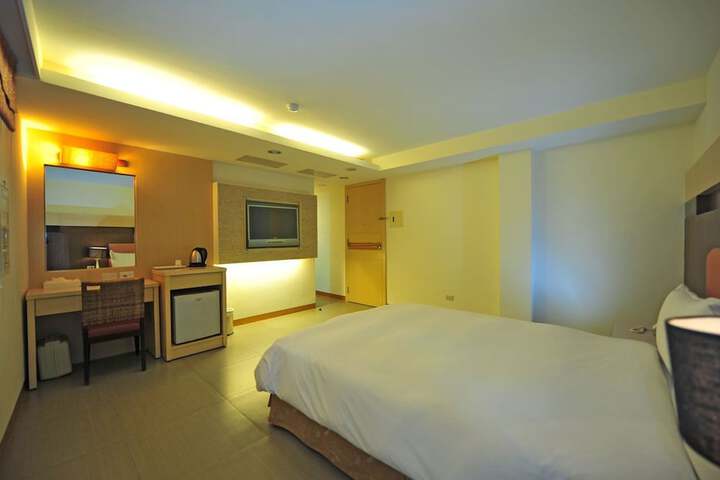 Room 4 of 49