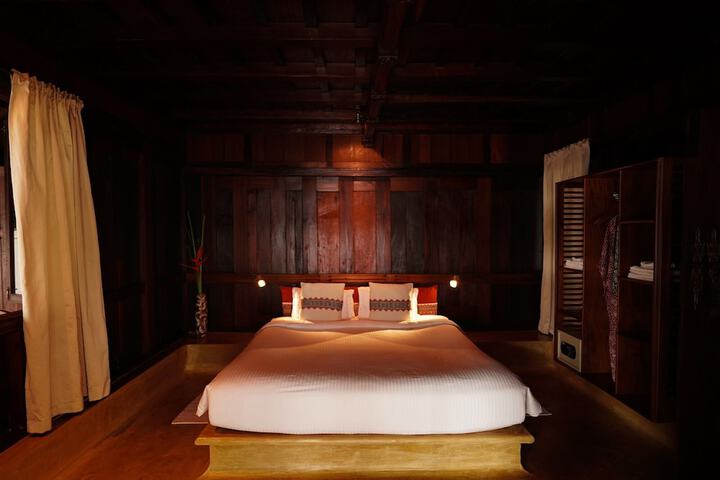 Room 4 of 23