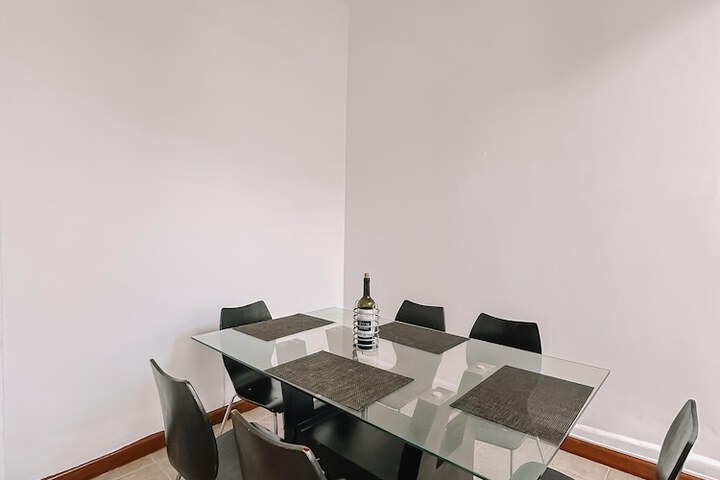 Dining 7 of 9