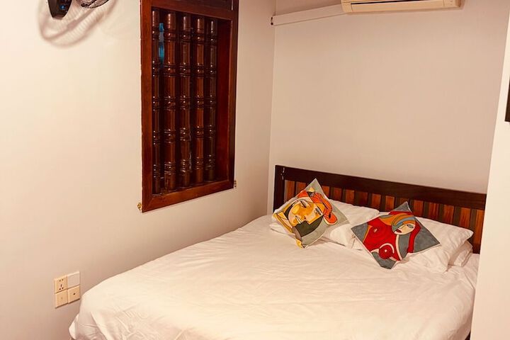 Room 4 of 30