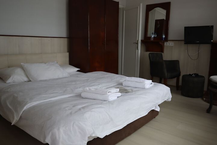 Room 16 of 30