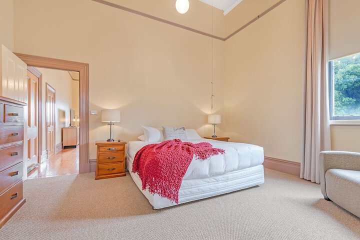 Room 2 of 41