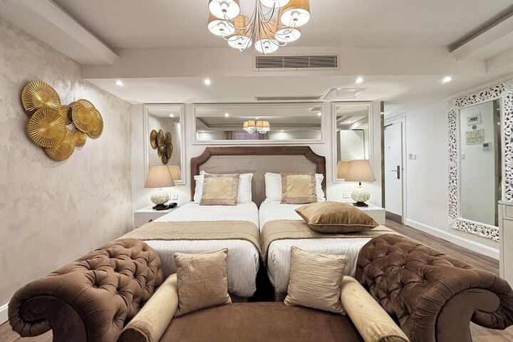 Room 103 of 155