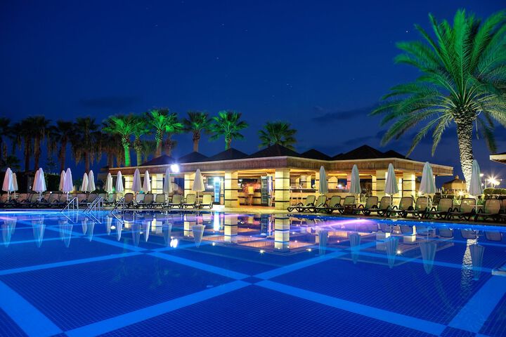 Pools & Facilities