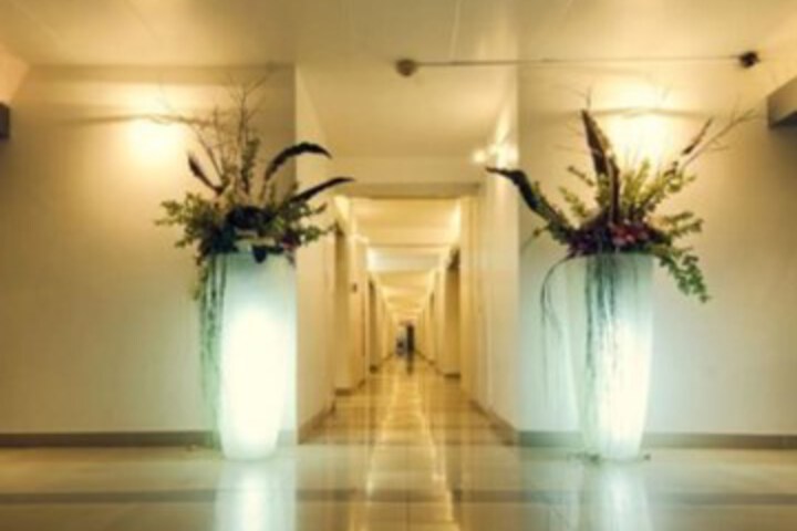 Ballroom/Hall 13 of 16