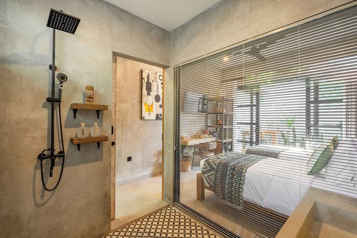 Room 72 of 86