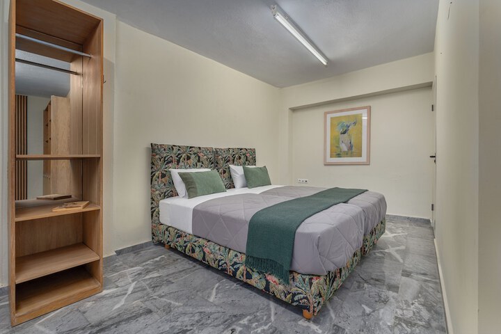 Room 47 of 127