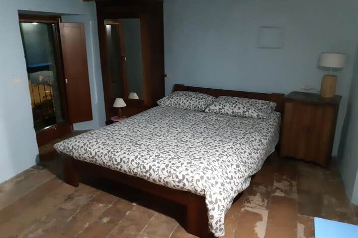 Room 11 of 39