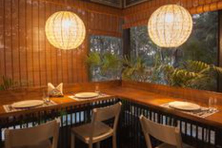 Dining 17 of 22