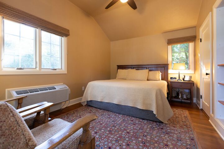 Room 45 of 220