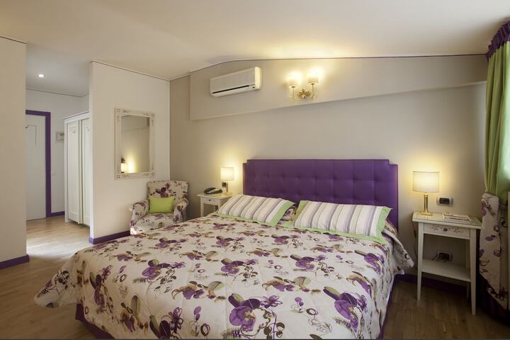 Room 7 of 113