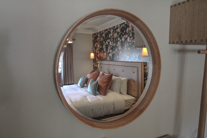 Room 30 of 136