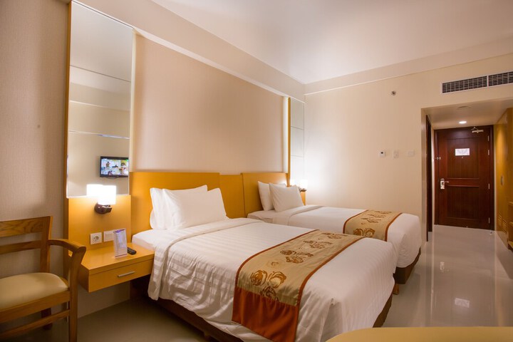 Room 8 of 64