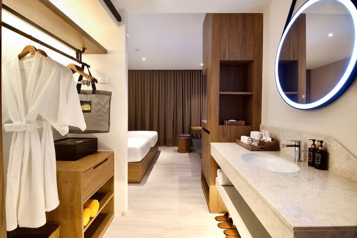 Room 16 of 49